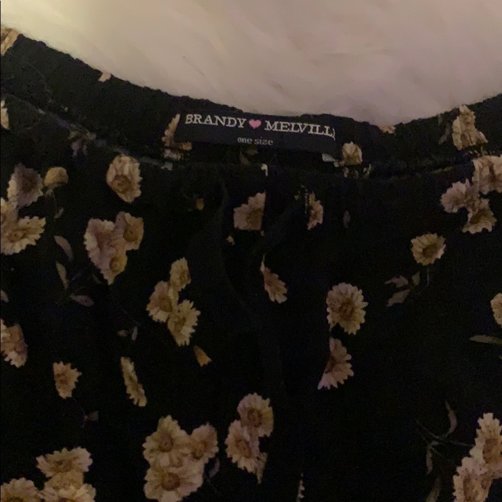 Brandy Melville shorts - Picture 2 of 2